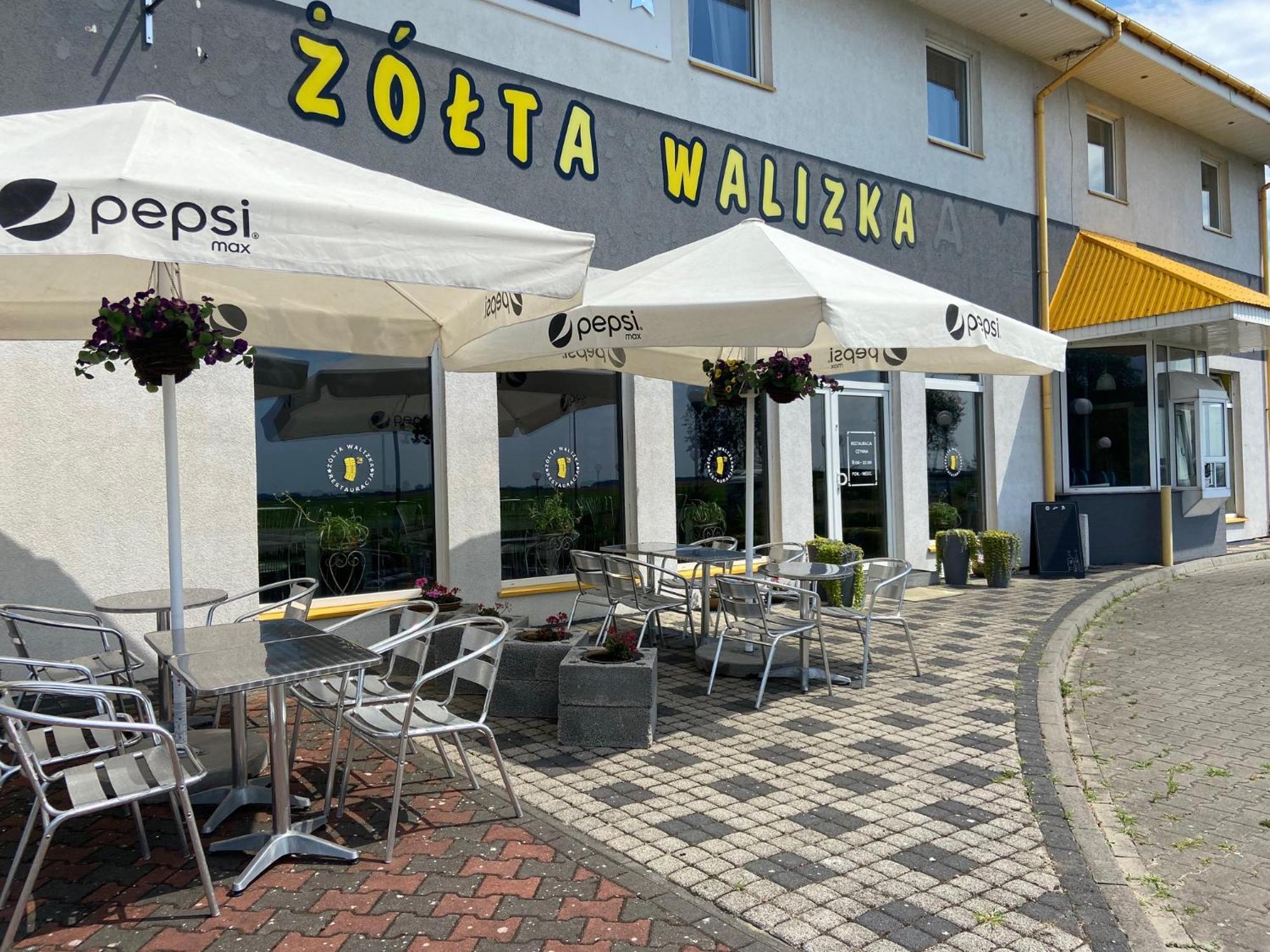Zolta Walizka Gosciniec Podrzewie Exterior foto